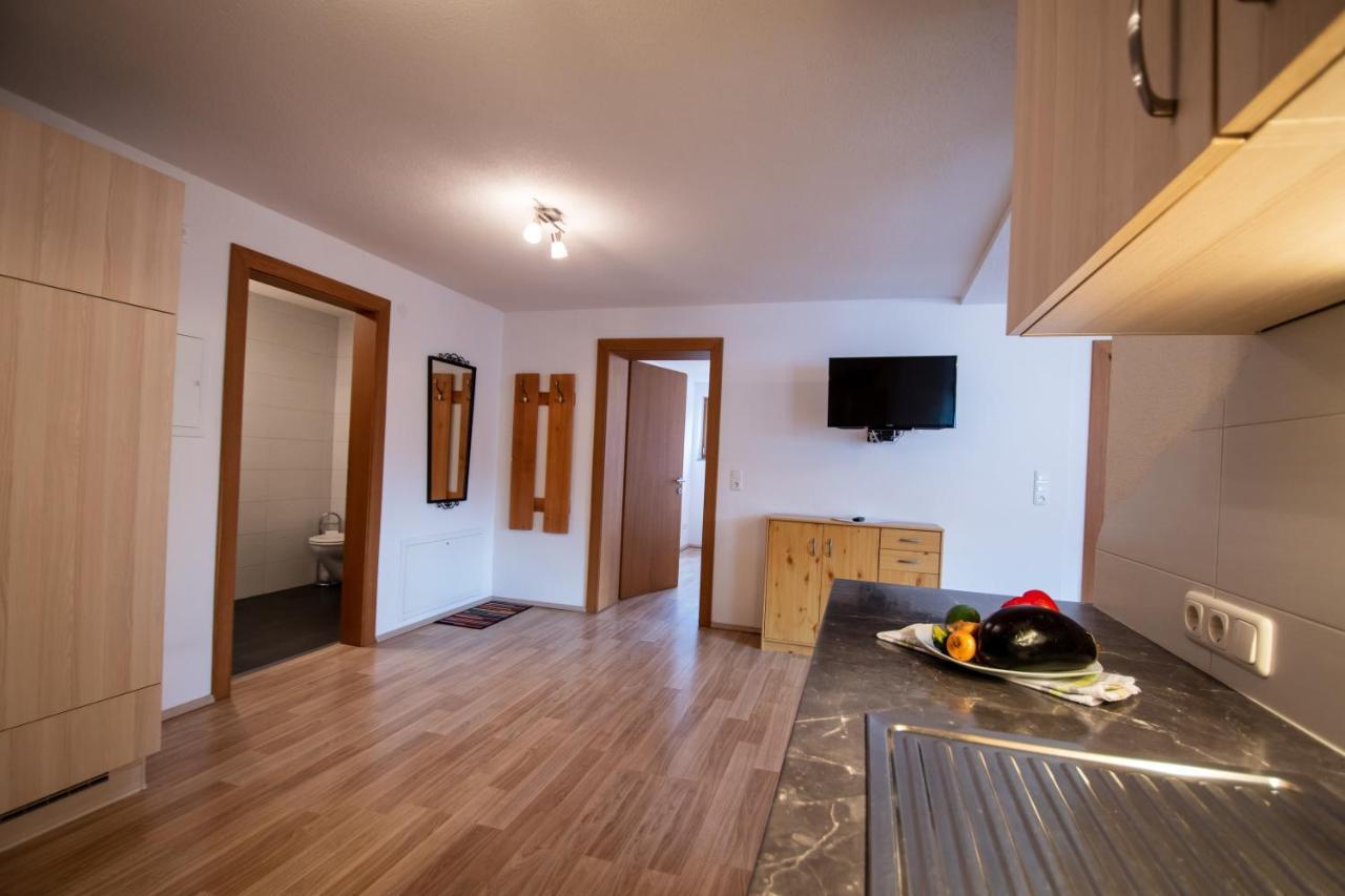 Haus Raggl Apartment Landeck Exterior foto