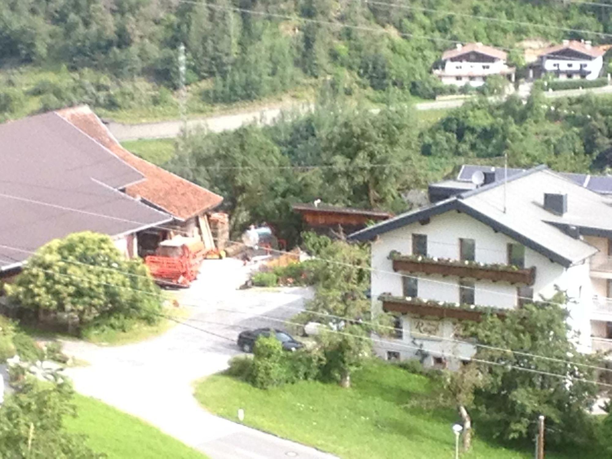Haus Raggl Apartment Landeck Exterior foto